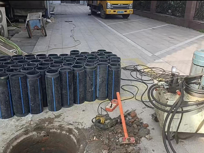 莱城PE置换管厂家 DN315置换管 非开挖管短管置换